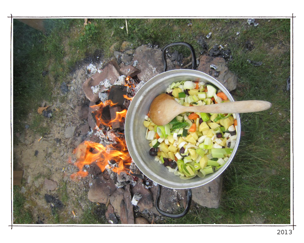  Gemüsesuppe vom Feuer